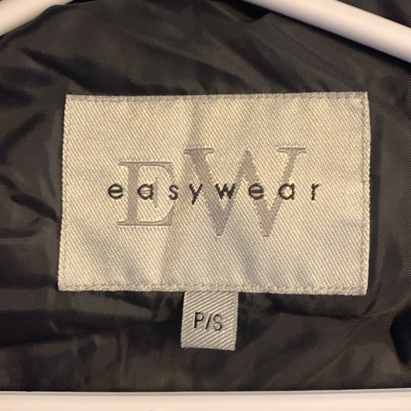 Winter jacket. Super warm for cold weather. Excellent used condition. - Picture 4 of 5